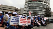Bolu Belediyesi'nde işten çıkarılan işçilerden oturma eylemi