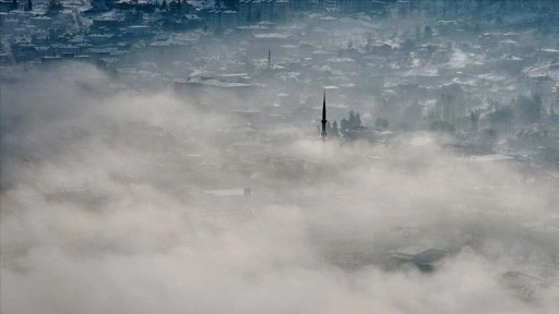 Bolu ve Düzce'yi kaplayan sis bulutu havadan görüntülendi