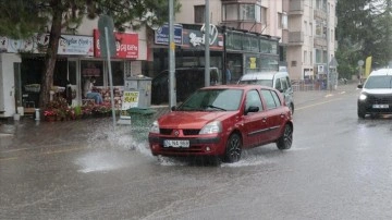 Bolu'da sağanak etkili oldu