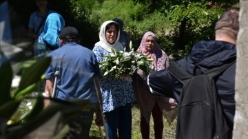 Bosna Hersek'te savaşta yakılarak katledilen 70 sivil törenle anıldı