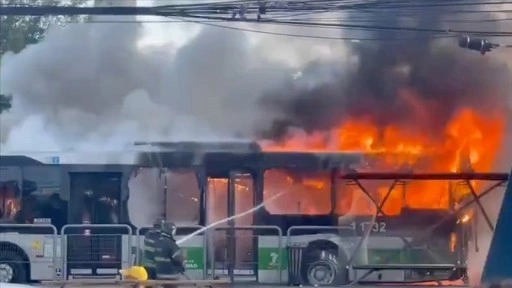 Brezilya'nın Sao Paulo kentinde küçük uçağın düşmesi sonucu 2 kişi hayatını kaybetti