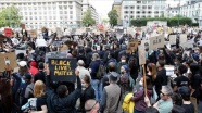 Brüksel'de binlerce kişi ırkçılık ve polis şiddetini protesto etti