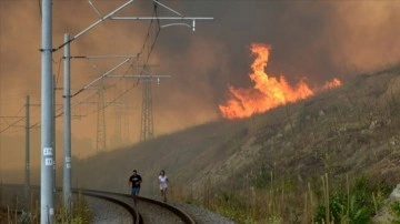 Bulgaristan’da askeri üste çıkan yangın kontrol altına alınamıyor