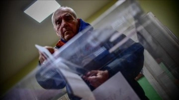 Bulgaristan'da son 2 yılda yapılan 5'inci seçim de ülkeyi siyasi krizden çıkaramayacak gibi görünüyor