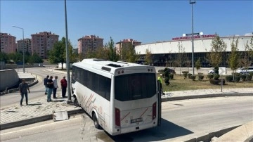 Burdur'da otobüs terminaline düşen midibüsteki 15 kişi yaralandı