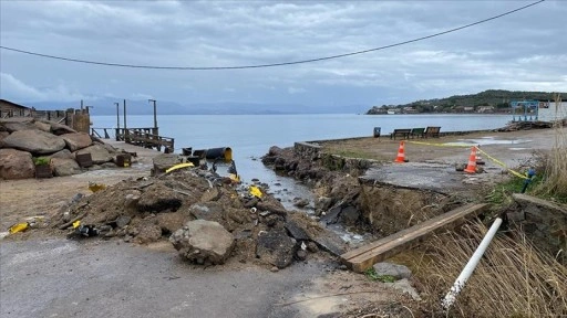 Çanakkale'de sağanak nedeniyle köprü çöktü