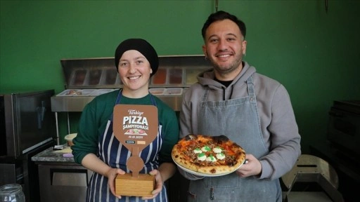 Çanakkale'nin yöresel lezzetleriyle hazırlanan pizza Avrupa'da altın madalya peşinde