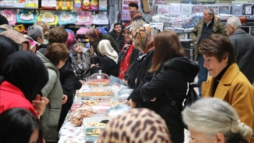 Çankırı'da bayat ekmeklerden hazırlanan yiyeceklerle kermes düzenlendi