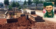 Canlı bomba Yunus Durmaz'ın babasının mezarı açıldı