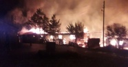 Çavdarhisar'daki yangında 3 ev kül oldu