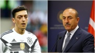 Çavuşoğlu, Mesut Özil ile telefonda görüştü