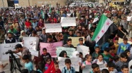 Cerablus&#039;ta yaşayan Münbiçliler Esed rejimini protesto etti