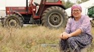 Çiftçi 'Feride Abla'nın azmi takdir topluyor