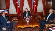 Cumhurbaşkanı Erdoğan Demirören ve Lucescu'yu kabul etti