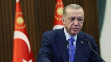 Cumhurbaşkanı Erdoğan, Dolmabahçe Ofisi'nden Fatih fırkateynini selamladı