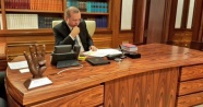 Cumhurbaşkanı Erdoğan'ın masasında rabia işareti