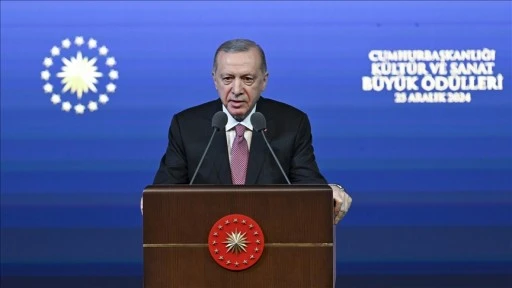 Cumhurbaşkanı Erdoğan: Sanatını aşkla icra eden, milletin derdiyle dertlenen herkese elimizden gelen desteği sağlıyoruz