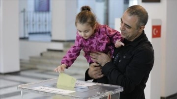 Cumhurbaşkanı Seçimi ikinci oylaması için yurt dışındaki 717 bin 612 seçmen sandık başına gitti