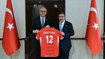 Cumhurbaşkanı Yardımcısı Cevdet Yılmaz, TVF Başkanı Üstündağ'ı kabul etti