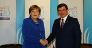 Davutoğlu, Merkel ile telefonda görüştü