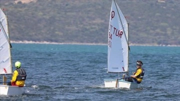 Denize inmenin ilk yolu optimist sınıfından geçiyor