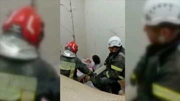 Denizli itfaiyesi, Hatay'da 27 kişiyi kurtardı