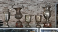Denizlispor'un çöpten çıkan kupaları müzede