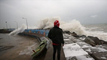 Deprem bölgesi Düzce ve Batı Karadeniz'de şiddetli yağmur bekleniyor