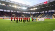 Depremde hayatını kaybedenler için futbol maçlarında saygı duruşu yapılacak