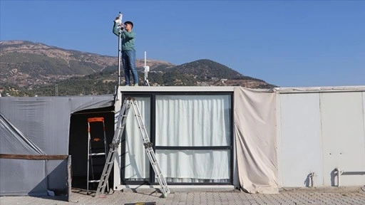 Depremlerden etkilenen Onikişubat'taki afetzedelerin konteynerleri kışa hazırlandı