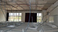 Derste sınıfın tavanı çöktü: 5 yaralı