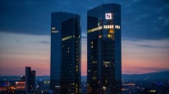 Deutsche Bank'tan üçüncü çeyrekte 832 milyon avro zarar