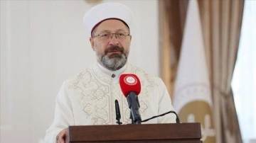 Diyanet İşleri Başkanı Erbaş'tan mahsur kalan sürücülere ikramda bulunan imama tebrik