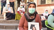 Diyarbakır annelerinden Mutlu: Kızımı alana kadar da bu kapıdan kalkmam