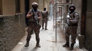 Diyarbakır'da 300 polis ile uyuşturucu operasyonu