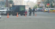 Diyarbakır Emniyet Müdürlüğü önünde şüpheli araç alarmı