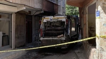 Diyarbakır'da belediyeye ait temizlik aracı maskeli kişilerce kundaklandı