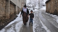 Doğu Anadolu'da kar ve tipi nedeniyle yollar ulaşıma kapandı