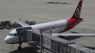 Doludan burnu hasar gören uçak İstanbul'a döndü