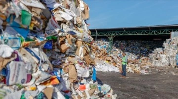 Dört yılda plastik poşet kaynaklı 550 bin ton atığın oluşması engellendi