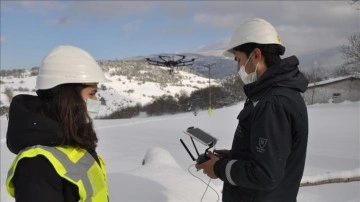 Dronla tespit edilen elektrik arızalarına anında müdahale ediyorlar