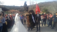 Düğünler 200 yıllık 'deve oyunu' ile şenleniyor