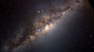 Dünya, Samanyolu Galaksisi&#039;nin merkezindeki süper kütleli kara deliğe sanılandan daha yakın