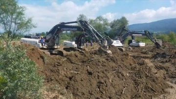 Düzce'de sele kapılan kepçe operatörünün cenazesi bulundu