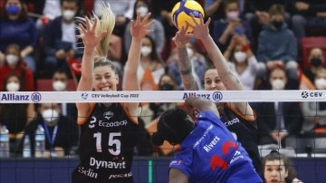Eczacıbaşı Dynavit Kadın Voleybol Takımı, CEV Kupası finalinde şampiyon oldu