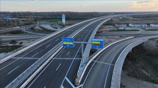 Edirne'de Pazarkule Sınır Kapısı'nı Tem Otoyolu'na bağlayan yolda çalışmalar tamamlandı