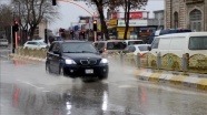Edirne'de sağanak nedeniyle cadde ve sokaklarda su birikintileri oluştu