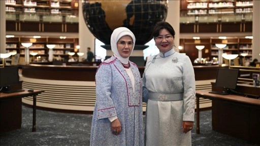 Emine Erdoğan, Moğolistan Cumhurbaşkanının eşi Luvsandorj ile bir araya geldi