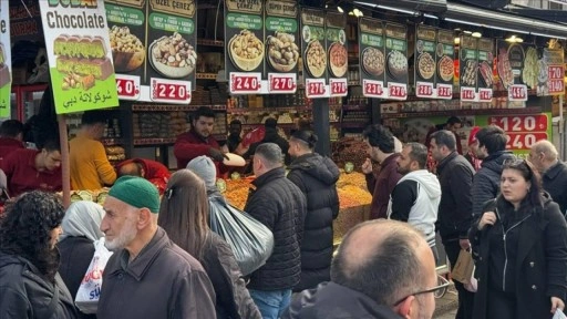 Eminönü'nde ramazan alışverişi yoğunluğu