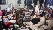 Endonezya'da 45 bin depremzede yardım bekliyor